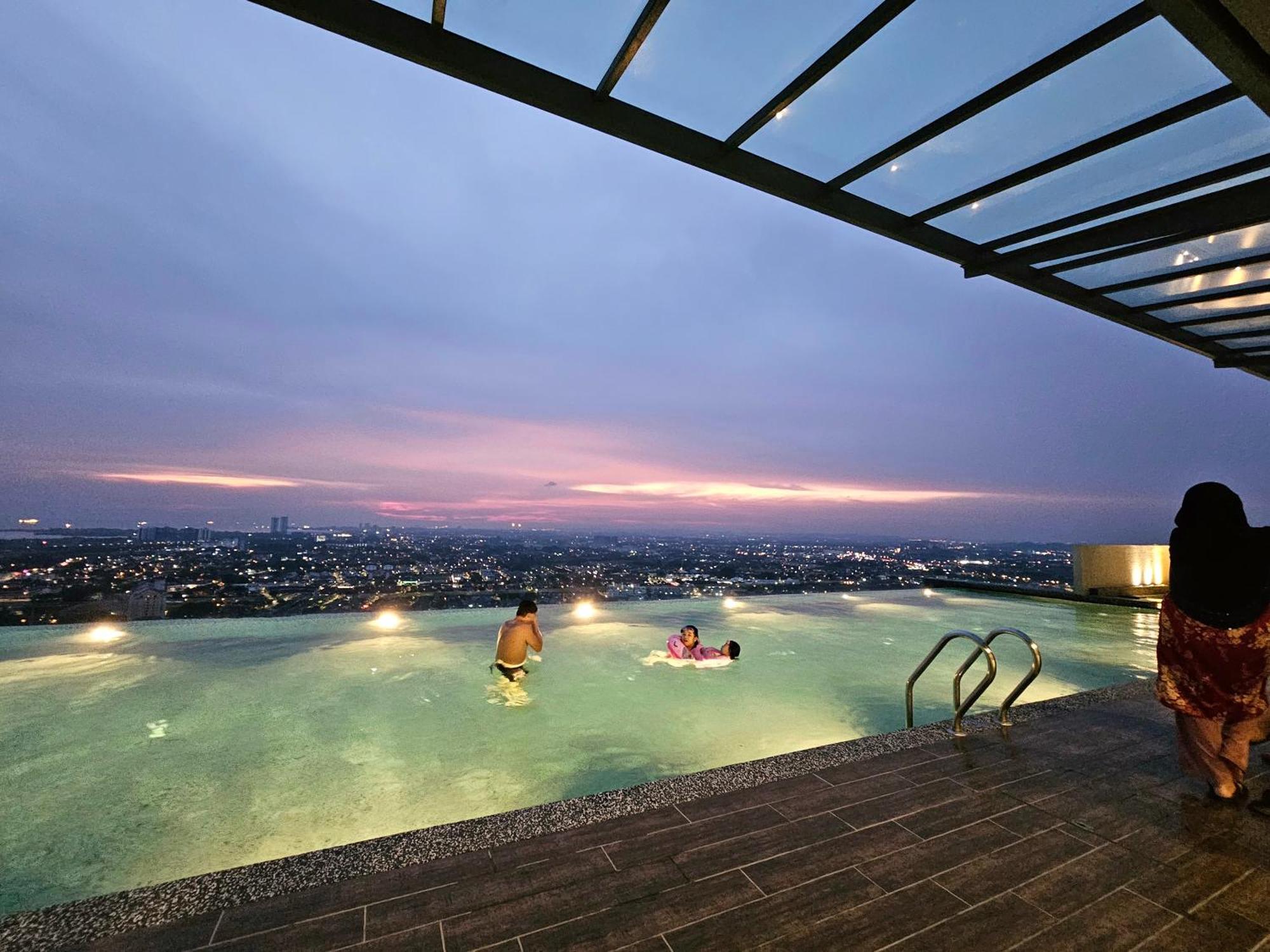 Quartz Paragon Suites Melaka By Ggm Екстериор снимка