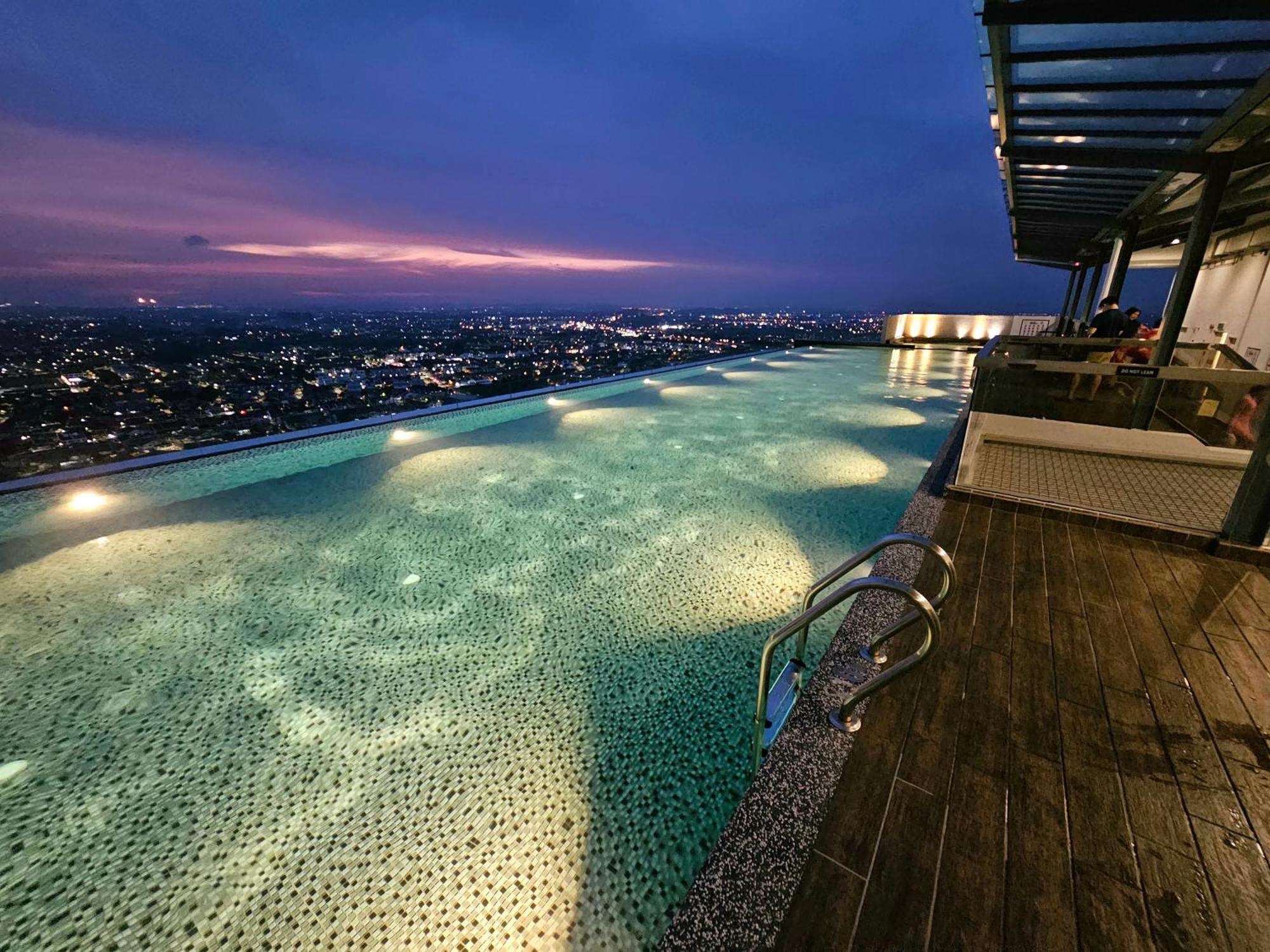Quartz Paragon Suites Melaka By Ggm Екстериор снимка